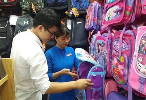 Cặp sách “Made in Việt Nam” được ưu tiên chọn lựa