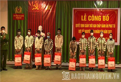 Công bố Quyết định giảm án phạt tù cho phạm nhân