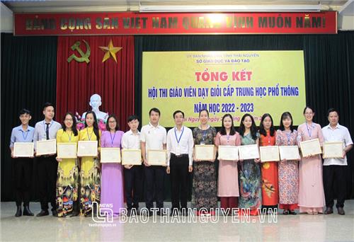 Thái Nguyên: 280 thầy, cô đạt danh hiệu Giáo viên dạy giỏi cấp THPT