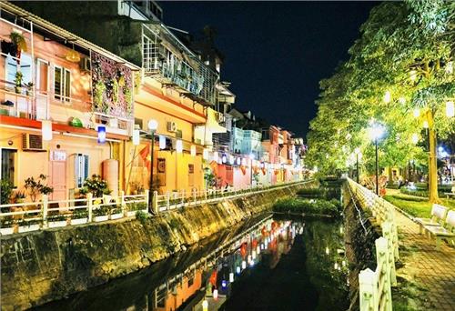 Hà Nội sắp có phố ẩm thực ven hồ Trúc Bạch