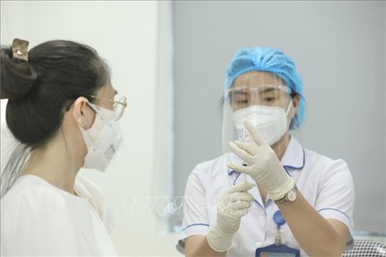 Hà Nội tăng tốc tiêm chủng vaccine phòng COVID-19