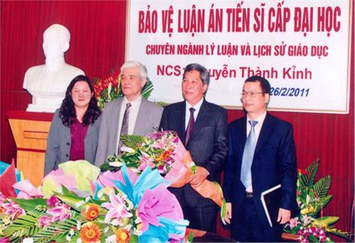 Tấm gương tận tụy trong giảng dạy và nghiên cứu khoa học