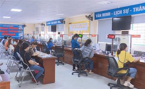 Thị trường lao động: Chỗ thiếu, nơi thừa