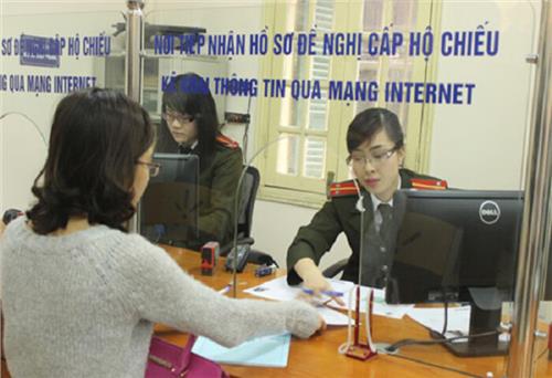 Từ 1/7, cấp hộ chiếu phổ thông mẫu mới cho công dân Việt Nam