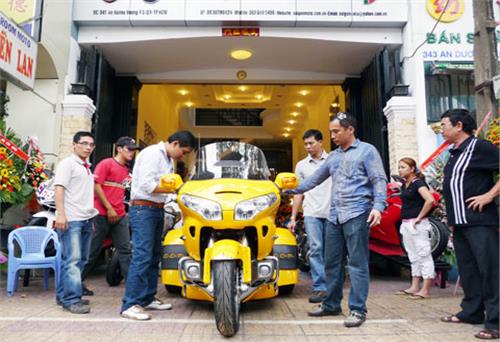 Honda Gold Wing độ 3 bánh đầu tiên tại Việt Nam