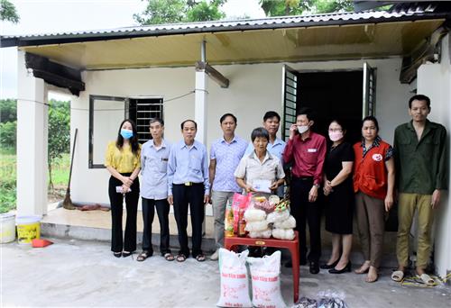 Hỗ trợ 200 triệu đồng cho gia đình có hoàn cảnh đặc biệt khó khăn