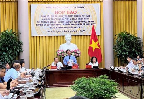 Họp báo công bố Lệnh của Chủ tịch nước về Pháp lệnh xử phạt vi phạm hành chính đối với hành vi cản trở hoạt động tố tụng