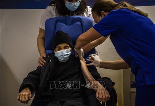 Hy Lạp phạt người trên 60 tuổi chưa tiêm vaccine ngừa COVID-19