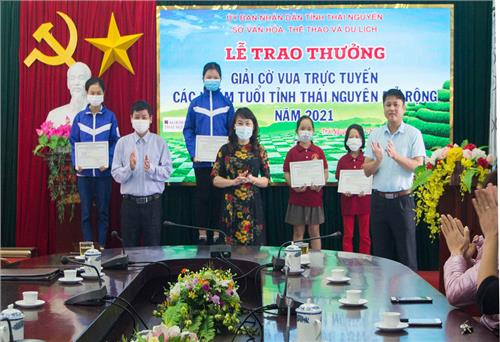 56 bộ huy chương được trao cho các vận động viên xuất sắc