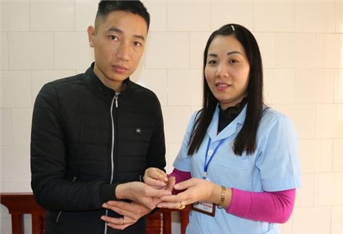 Trả lại 3 chỉ vàng cho người nhà bệnh nhân