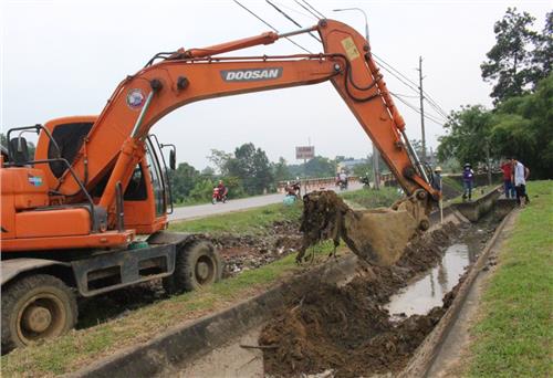 Nạo vét kênh mương thủy lợi