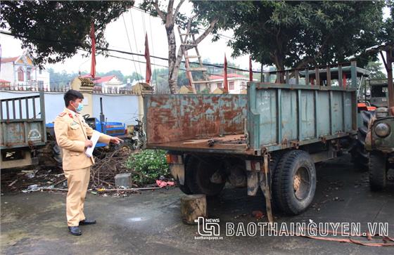 Tịch thu máy nông nghiệp vi phạm Luật Giao thông là đúng quy định