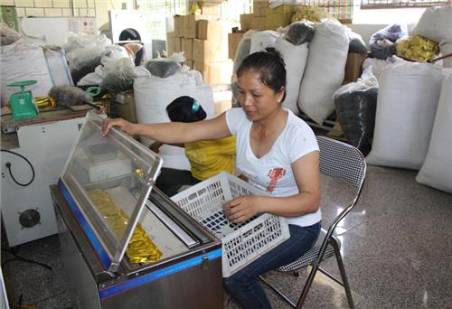 Hỗ trợ máy móc, thiết bị cho Hợp tác xã Chè La Bằng