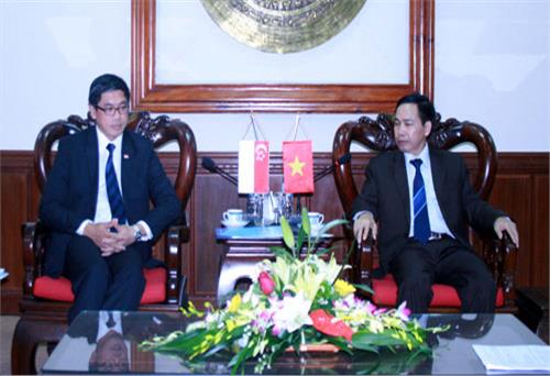 Chairman of Thai Nguyen Provincial People’s Committee received the Ambassador of Singapore to Vietnam.