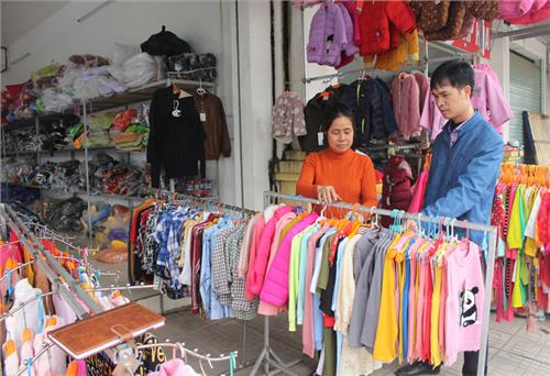Đẩy mạnh phát triển thương mại - dịch vụ 