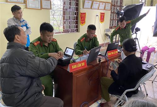Nhiều giải pháp đẩy nhanh tiến độ làm căn cước công dân