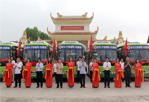 Công ty CP Thương mại và Du lịch Hà Lan khai trương tuyến xe buýt số 30