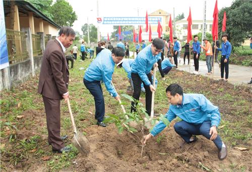 Phấn đấu trồng mới 13.500 cây xanh trong Tháng Thanh niên