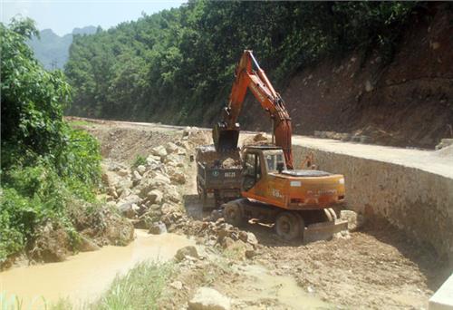 Hoàn thiện giao thông nông thôn: Tạo đà cho vùng khó phát triển