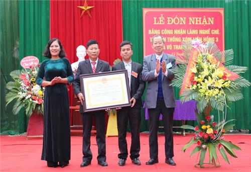 Đón Bằng công nhận Làng nghề chè truyền thống