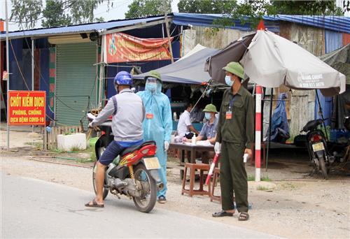 Tạo “lá chắn” trong cộng đồng