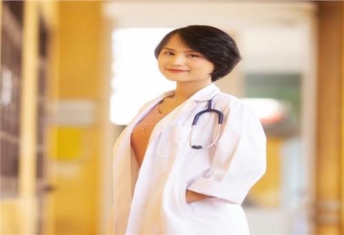 Nghị lực của cô sinh viên mắc bệnh hiểm nghèo 
