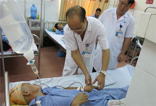 Tận tụy vì sức khỏe nhân dân