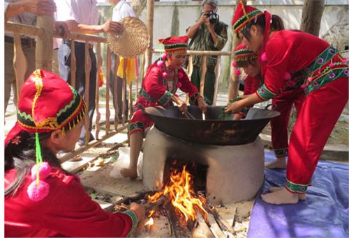 Tổ chức cuộc thi “Bàn tay vàng”