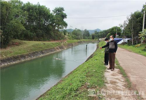 Mất an toàn trên đường ven kênh hồ Núi Cốc