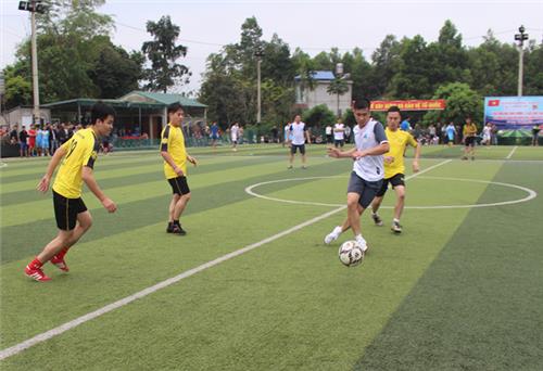 Phú Lương: Khai mạc giải bóng đá phong trào thanh niên