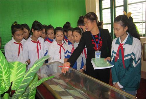 “Muốn trò ngoan, giỏi thì thầy phải có kiến thức và mẫu mực”