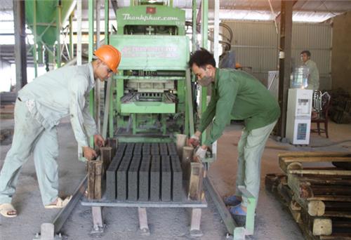 Đầu tư máy móc thiết bị phát triển sản xuất