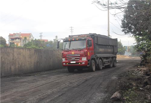 Cần sớm giải quyết tình trạng ô nhiễm môi trường tại cảng Đa Phúc