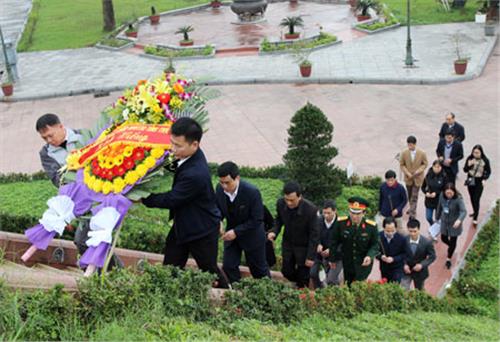 Về miền Trung Lịch sử