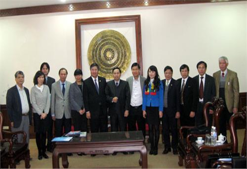 Thai Nguyen Province’s Leaders work with the Ambassador of Viet Nam in Japan