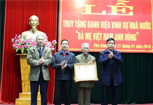 Truy tặng danh hiệu Bà Mẹ Việt Nam Anh hùng