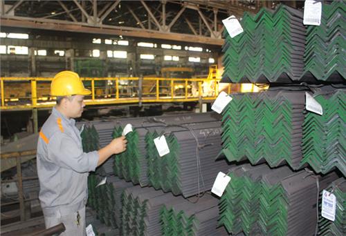 Nhà máy Cán thép Lưu Xá: Sản xuất thành công sản phẩm thép góc 150