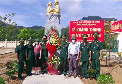 Khánh thành tượng đài “Bác Hồ với chiến sĩ Biên phòng”