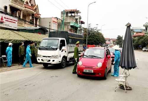 Bảo đảm an toàn giao thông gắn với phòng, chống dịch