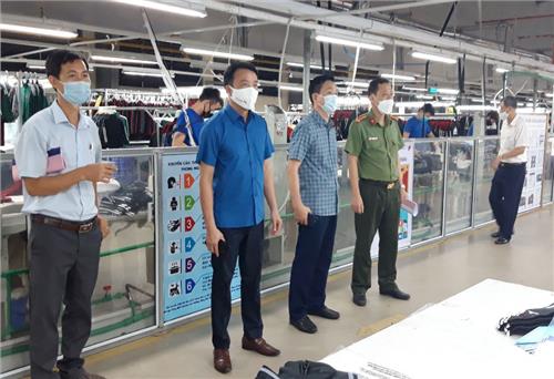 Kiểm tra công tác phòng, chống dịch tại các cơ sở sản xuất, kinh doanh