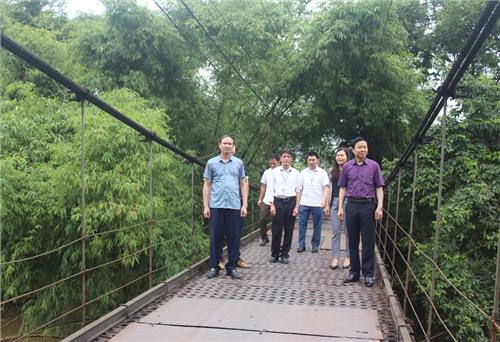 Phú Lương: Kiểm tra thực trạng một số cây cầu đang xuống cấp