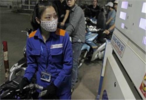 Giá các loại dầu đồng loạt giảm, giá xăng giữ nguyên