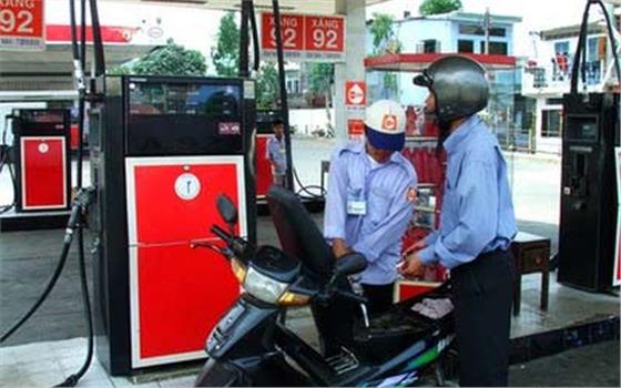 Trước giờ tăng giá xăng, giảm thuế mạnh vẫn lỗ 2 ngàn đồng/lít