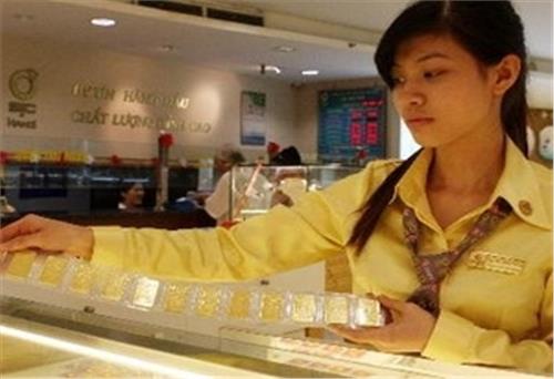 Tổ chức tín dụng chỉ được cử 1 đại diện mua bán vàng miếng