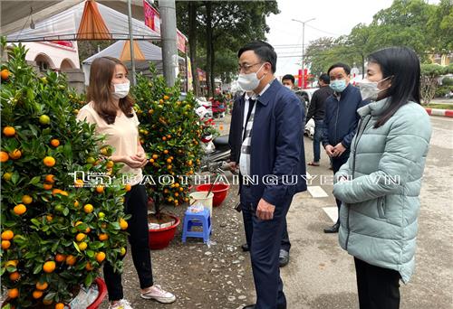 Đồng chí Phó Chủ tịch Thường trực UBND tỉnh kiểm tra công tác phòng, chống dịch