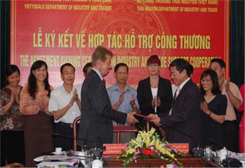 Thai Nguyen Signs an Agreement on Investment Cooperation with SaLo (Finland)