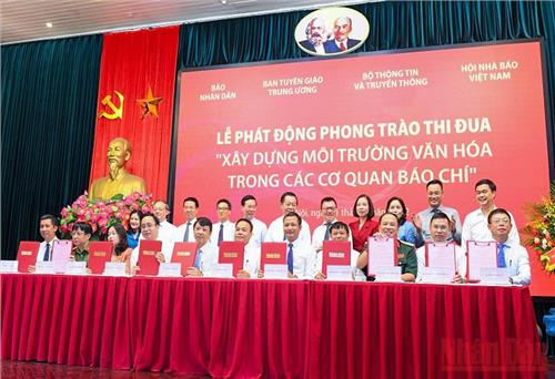 Phát động phong trào thi đua “Xây dựng môi trường văn hóa trong các cơ quan báo chí”