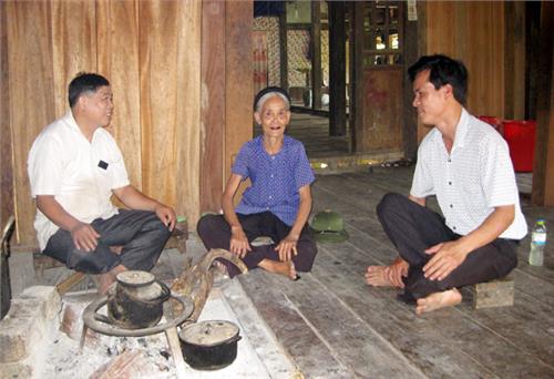 “Lắng nghe cuộc sống gọi từng giờ”