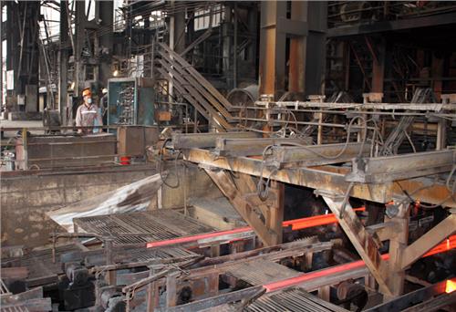 Lao động trong khu vực công nghiệp giảm trên 11.400 người