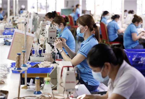 Trình Chính phủ đề xuất tăng lương tối thiểu từ 1-7